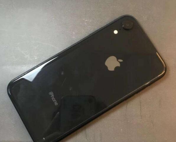 苹果xr黑色好看吗