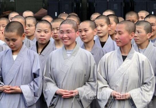 尼姑自称是什么